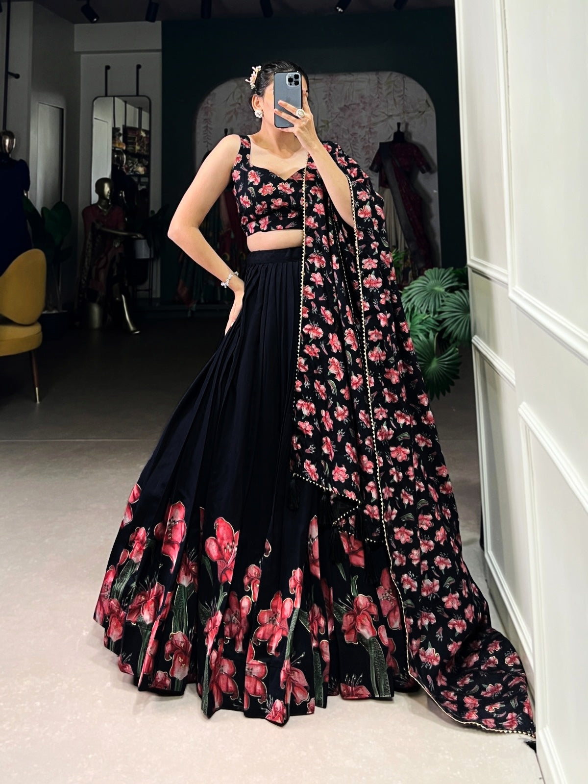 The Perfect Blend of Tradition And Sparkle Lehenga Choli (1254115)