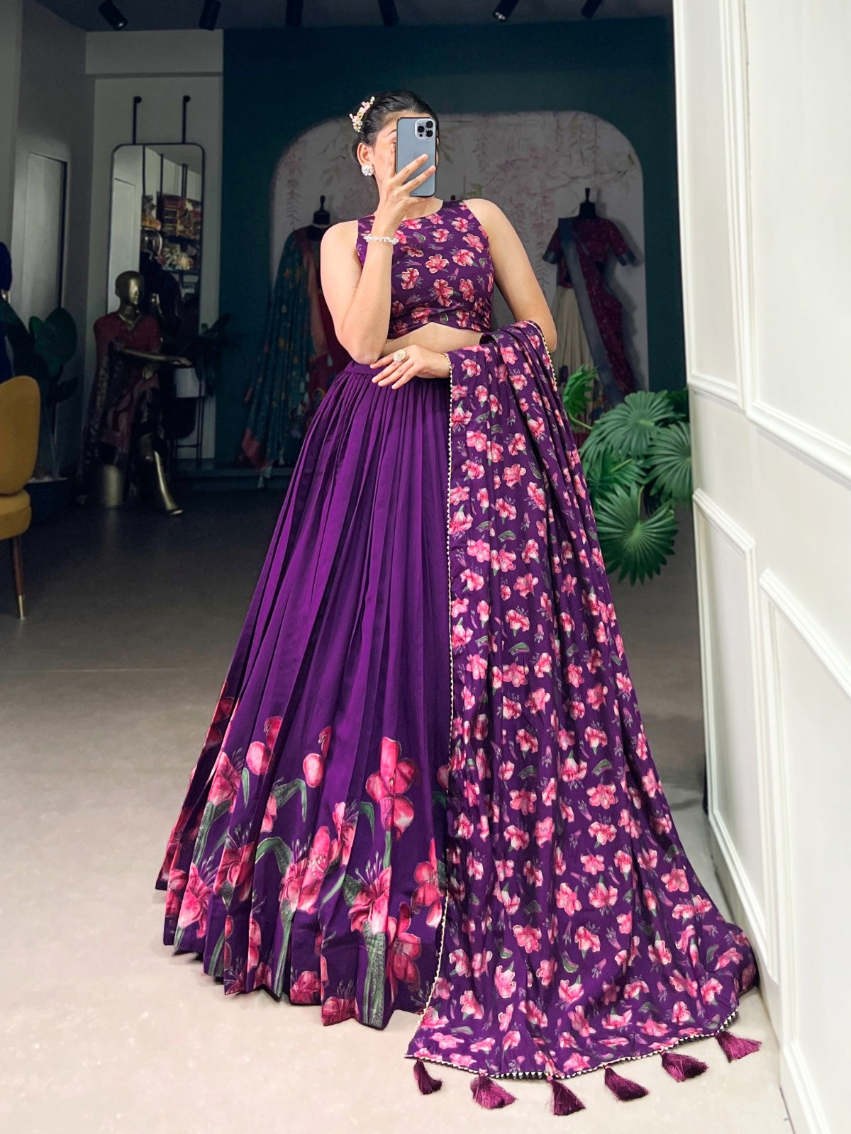 The Perfect Blend of Tradition And Sparkle Lehenga Choli (1254116)