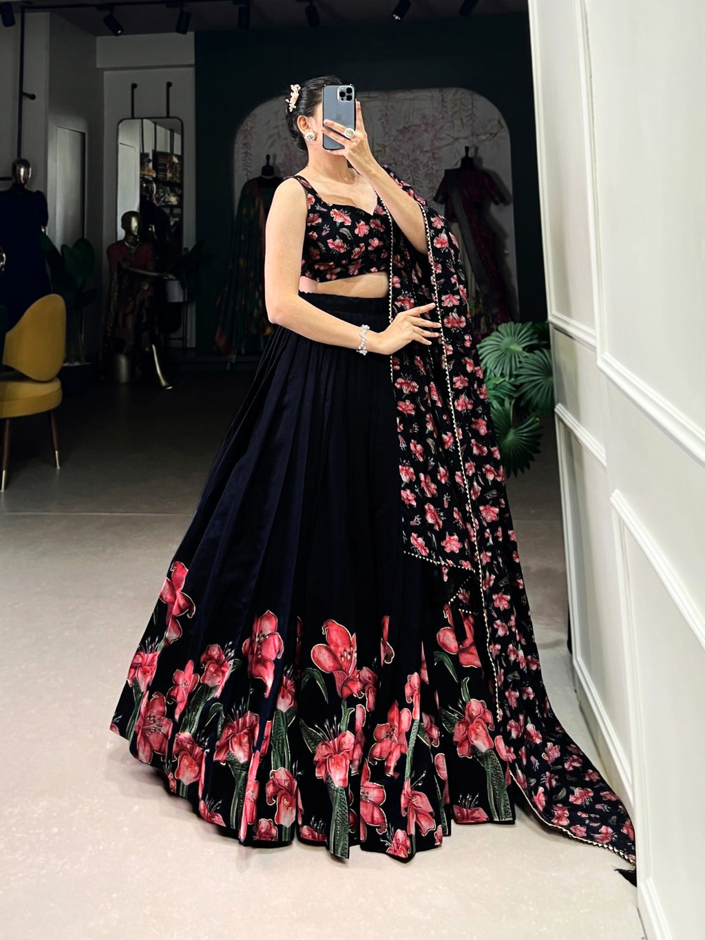 The Perfect Blend of Tradition And Sparkle Lehenga Choli (1254115)