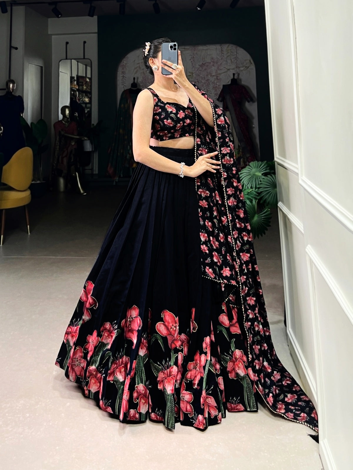 The Perfect Blend of Tradition And Sparkle Lehenga Choli (1254115)