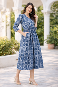 Women Solid Cotton Gown (1254152)