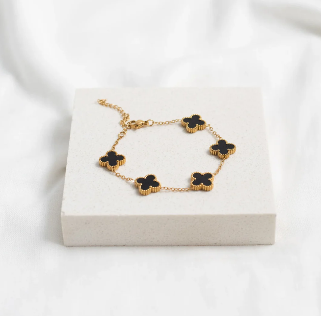 Clover Charm Bracelet – Elegant, Chic & Timeless (125423)
